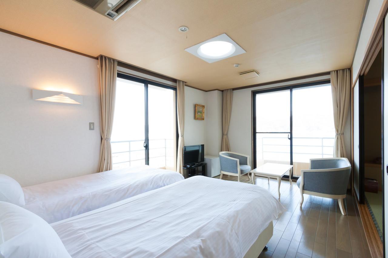 Matsuura Hotel Saiki Bagian luar foto