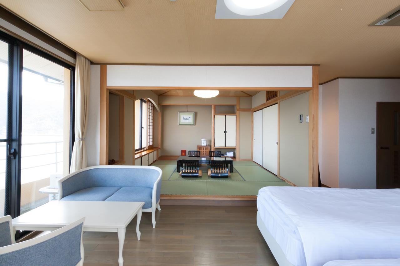 Matsuura Hotel Saiki Bagian luar foto
